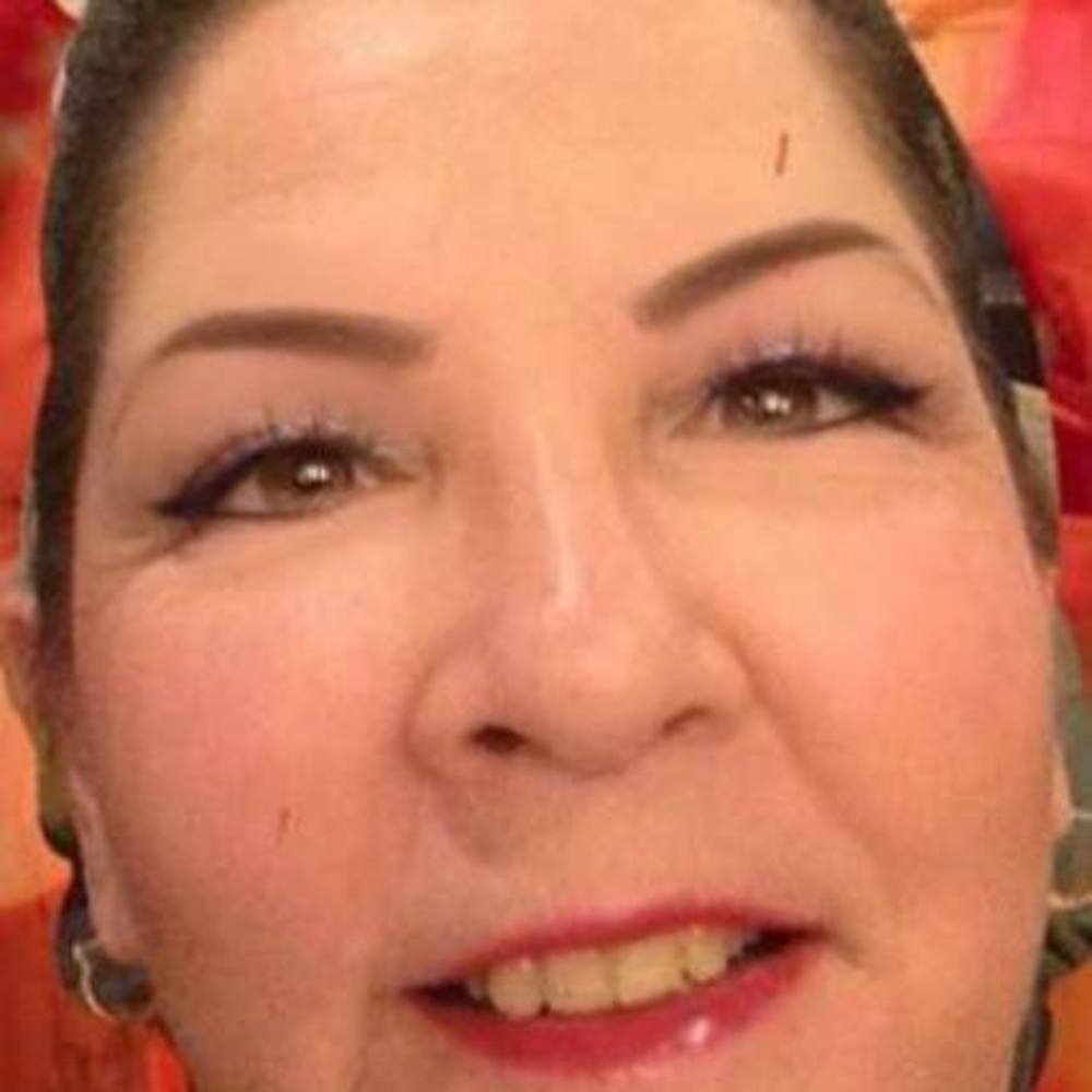 Meet your Posher, Yvette